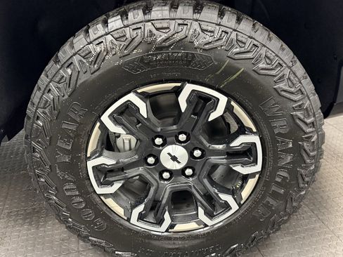 New 2026 Chevrolet Silverado 1500 ZR2 image 13