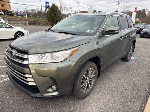 Used 2019 Toyota Highlander XLE image 2