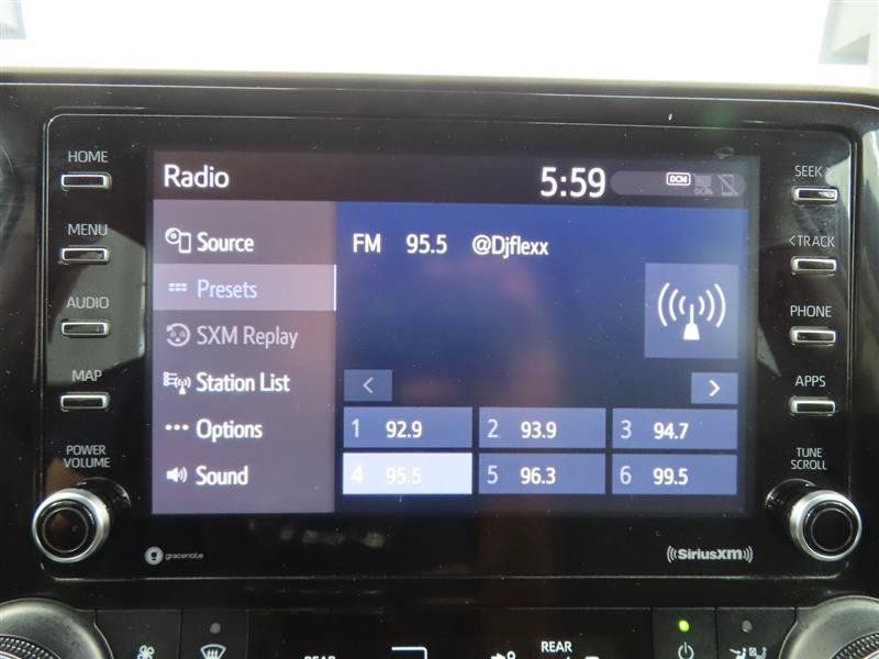 Used 2022 Toyota Highlander L FWD image 19