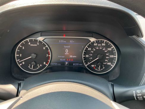 Used 2024 Nissan Altima 2.5 SV AWD/4WD image 16