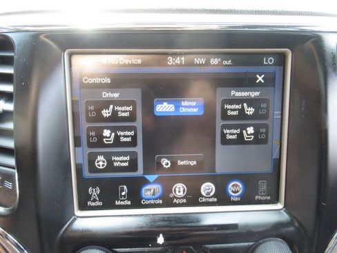 Used 2015 Jeep Grand Cherokee Overland w/ Advanced Technology Group AWD/4WD image 21