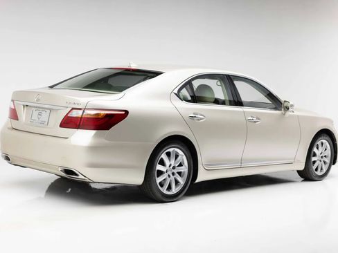 Used 2012 Lexus LS 460 w/ Luxury Value Edition RWD image 12