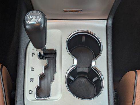 Used 2011 Jeep Grand Cherokee Overland Summit image 12