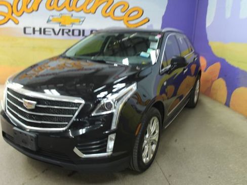 Used 2017 Cadillac XT5 Luxury w/ LPO, Sport Package FWD image 4