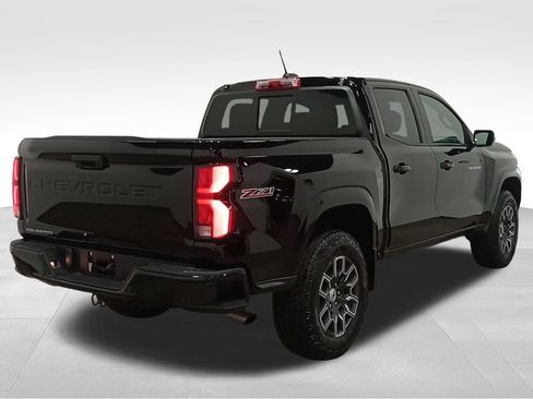Used 2024 Chevrolet Colorado Z71 w/ Z71 Convenience Package 2 AWD/4WD image 3