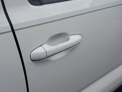 Certified 2019 Toyota Tacoma SR w/ SR Convenience Package image 6