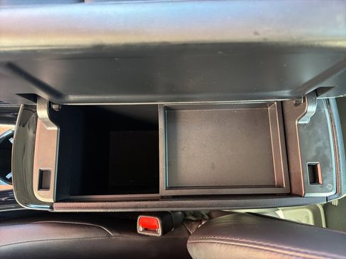 Used 2018 Toyota Prius Prime Premium image 23