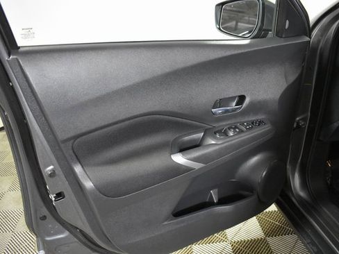 Certified 2022 Nissan Kicks SV image 4