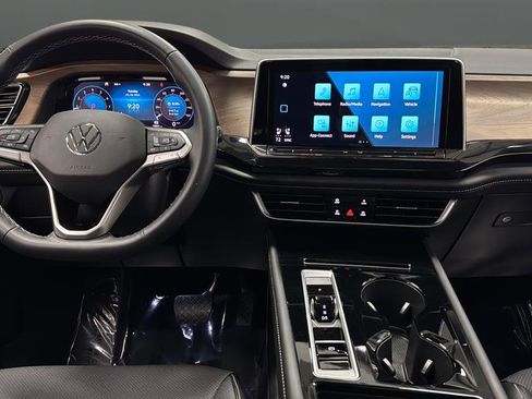 Used 2025 Volkswagen Atlas SE w/ Panoramic Sunroof Package AWD/4WD image 11