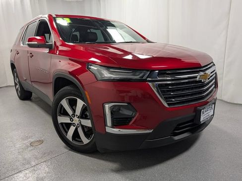 Certified 2023 Chevrolet Traverse LT w/ LT Premium Package AWD/4WD image 2