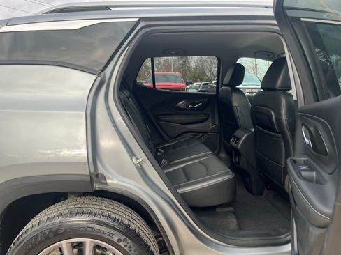 Used 2023 GMC Terrain SLT AWD/4WD image 31
