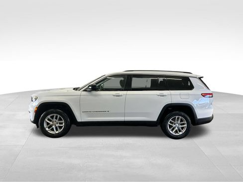 Certified 2022 Jeep Grand Cherokee L Laredo w/ Luxury Tech Group I AWD/4WD image 4