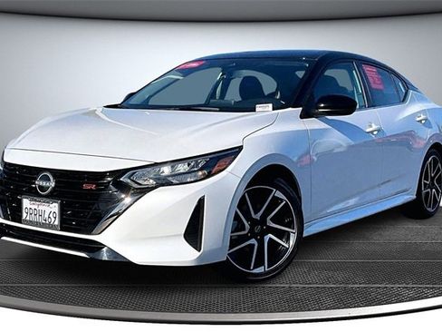 Certified 2025 Nissan Sentra SR image 3