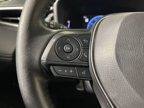 Used 2024 Toyota Corolla Cross XLE w/ Convenience Package image 28