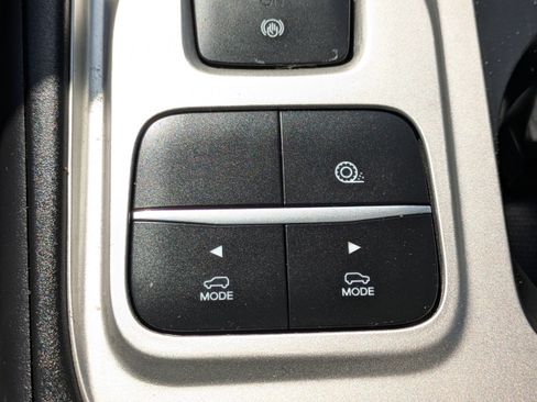 Used 2022 Ford Explorer XLT RWD image 24