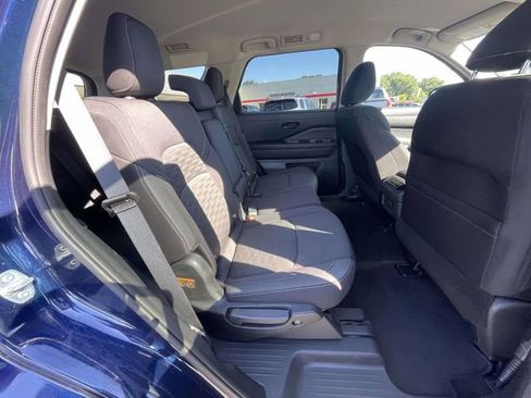 Used 2025 Nissan Pathfinder SV FWD image 16
