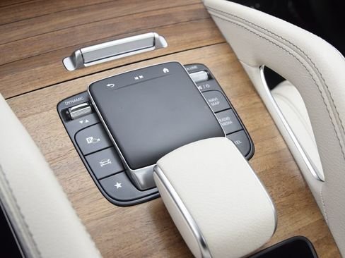 Certified 2024 Mercedes-Benz GLE 350 4MATIC image 32