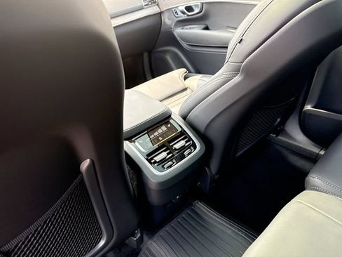 Certified 2024 Volvo XC90 B6 Ultimate w/ Lounge Package AWD/4WD image 27