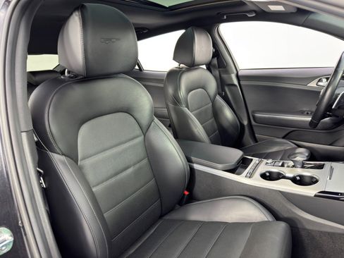 Used 2020 Kia Stinger GT2 image 39