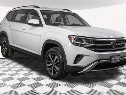 Certified 2023 Volkswagen Atlas SE image 10