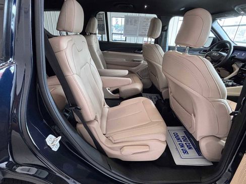 Certified 2024 Jeep Grand Cherokee L Limited AWD/4WD image 12