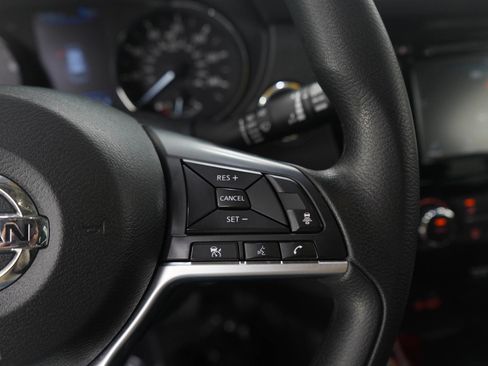 Used 2020 Nissan Rogue SV image 21