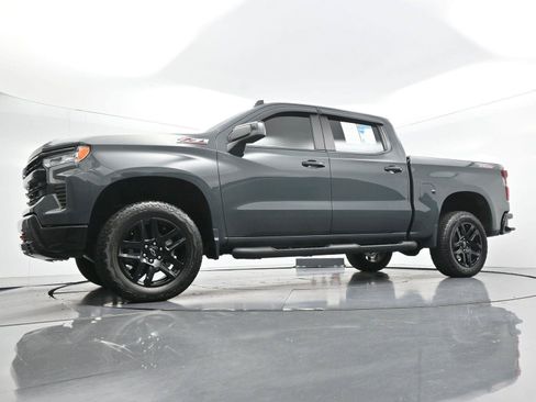 Used 2025 Chevrolet Silverado 1500 LT Trail Boss w/ Convenience Package II AWD/4WD image 47