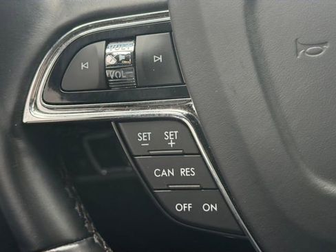 Used 2023 Lincoln Nautilus Reserve w/ Luxury Package AWD/4WD image 10