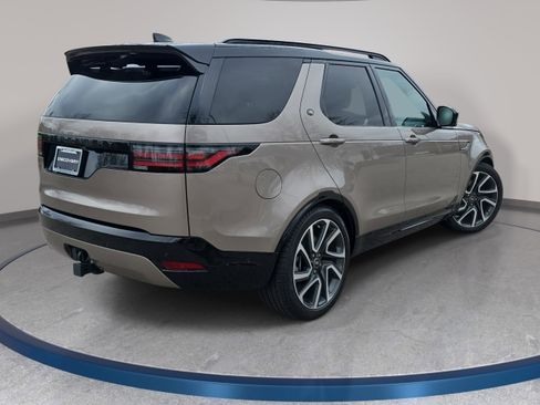 Certified 2025 Land Rover Discovery Dynamic SE image 5