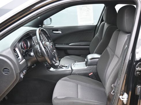 Used 2019 Dodge Charger SXT image 16