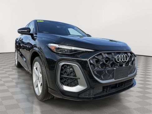 Certified 2025 Audi Q5 Prestige w/ 20" Wheel Package AWD/4WD image 7