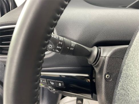 Used 2020 Toyota Prius XLE image 14