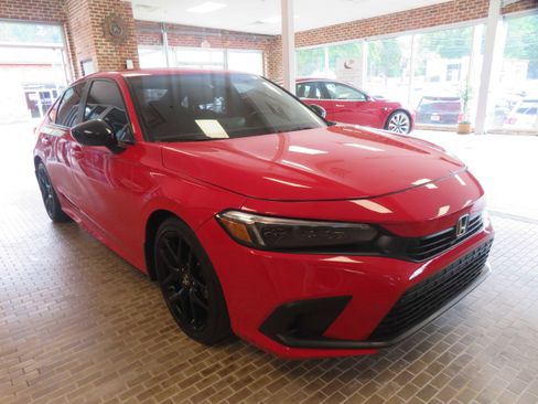 Used 2022 Honda Civic Sport image 4