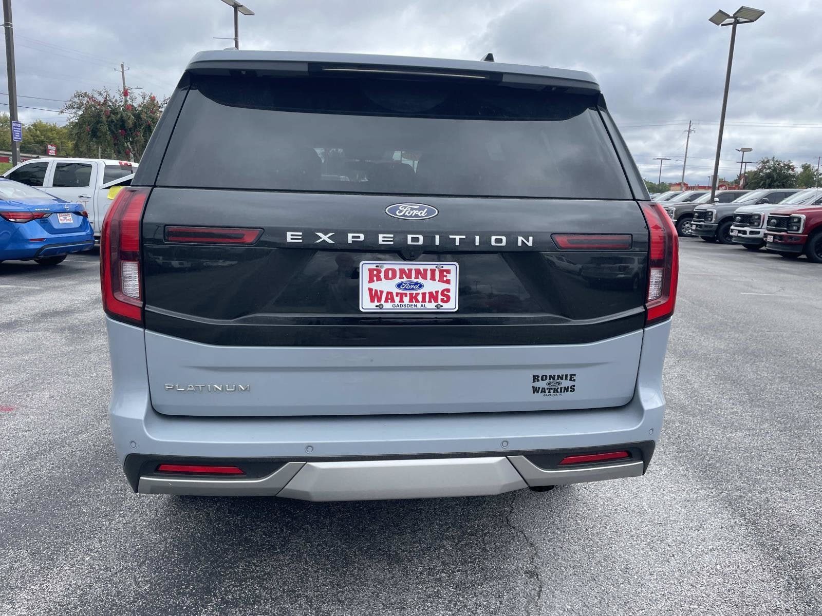 Used 2026 Ford Expedition Platinum w/ Driver's Package AWD/4WD image 5