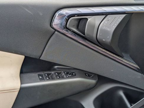 New 2025 BMW X3 xDrive30i w/ Convenience Package image 18