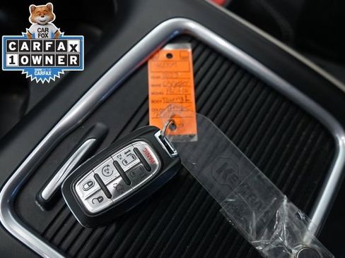 Used 2023 Chrysler Pacifica Touring-L FWD image 25