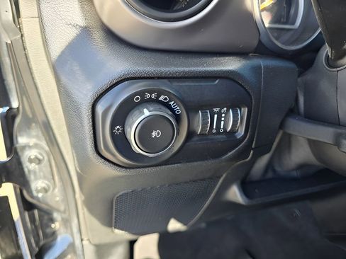 Used 2020 Jeep Wrangler Unlimited Sport image 18
