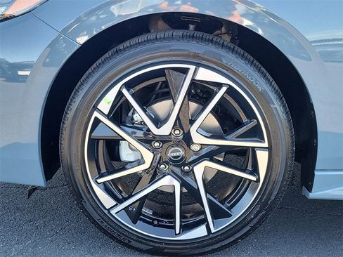 New 2025 Nissan Sentra SR w/ SR Premium Package image 5