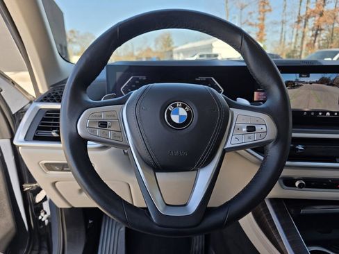 Used 2024 BMW X7 xDrive40i w/ Executive Package image 26