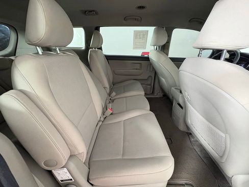 Used 2020 Kia Sedona LX FWD image 40