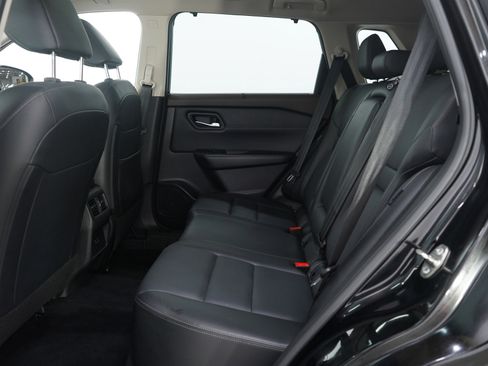 Used 2023 Nissan Rogue SV w/ SV Premium Package image 15