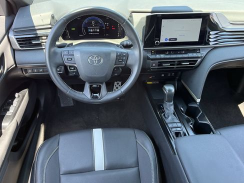 Used 2026 Toyota Camry SE FWD image 10
