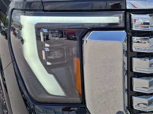 New 2025 GMC Sierra 2500 Denali w/ Denali Reserve Package image 11