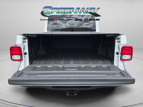 Used 2025 Jeep Gladiator Sport AWD/4WD image 14