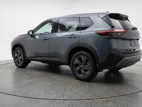Used 2025 Nissan Rogue SV image 6