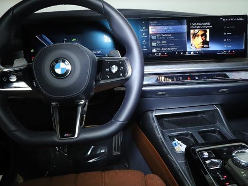 Used 2023 BMW 760i xDrive w/ Luxury Rear Seating Package AWD/4WD image 32