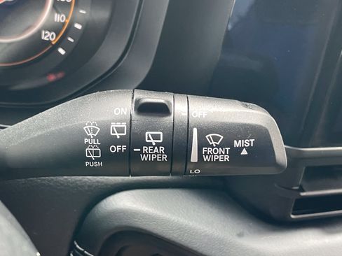 Used 2024 Jeep Wrangler Unlimited Rubicon AWD/4WD image 19