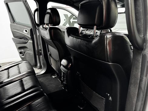 Used 2020 Jeep Grand Cherokee Limited w/ Luxury Group II image 46