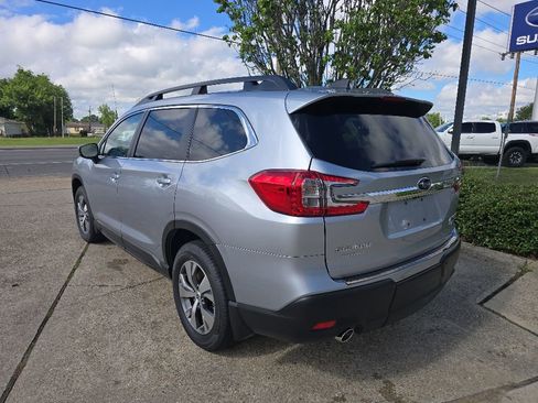 Used 2025 Subaru Ascent Premium AWD/4WD image 8