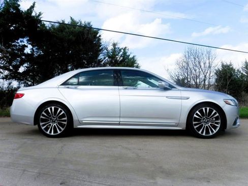 Used 2017 Lincoln Continental Select w/ Climate Package image 5